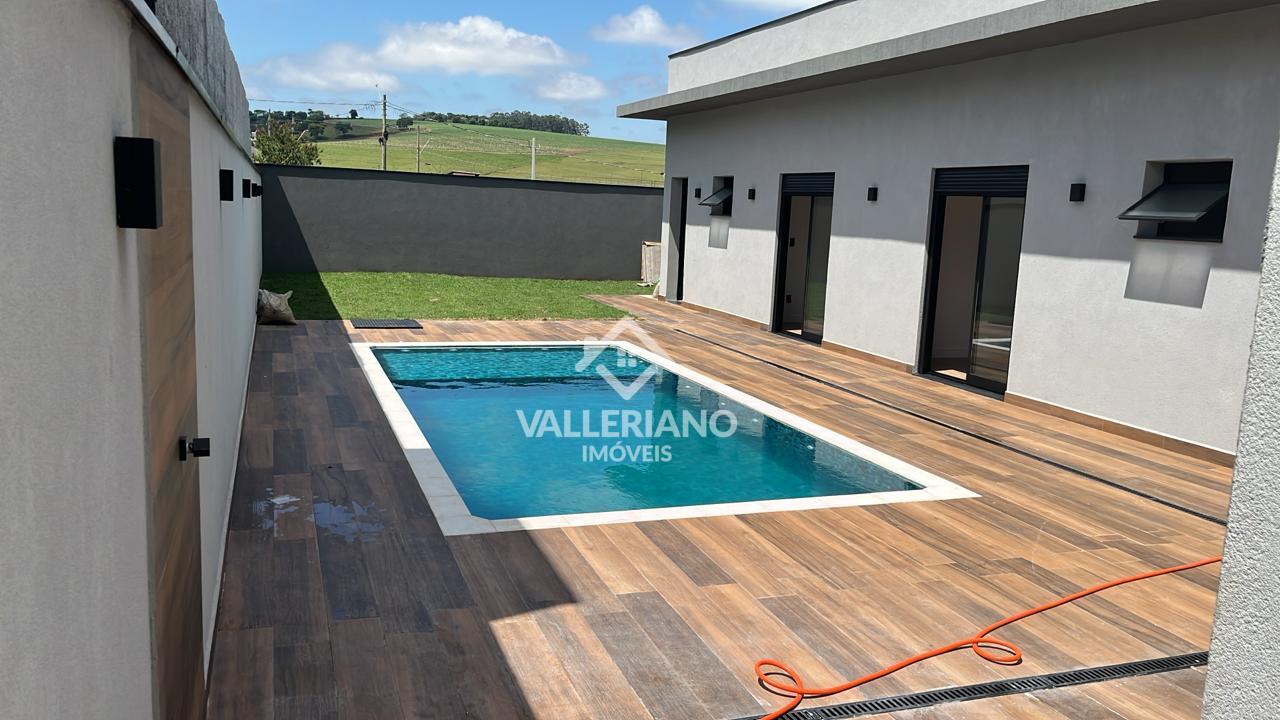 Piscina da casa em condomínio fechado em Itatiba