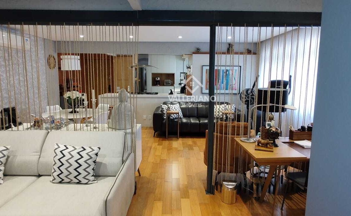 Apartamento à venda no Jardim Paulista com ampla sala e 130 m² de área útil